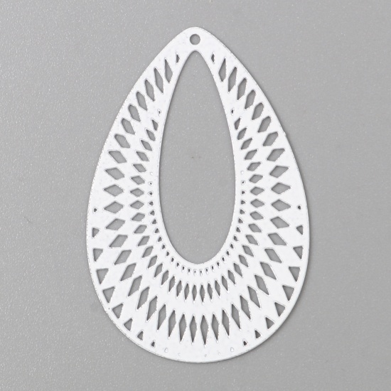 Bild von Eisenlegierung Filigran Stempel Verzierung Anhänger Tropfen Weiß Filigran Spritzlackierung 4.1cm x 2.7cm, 10 Stück