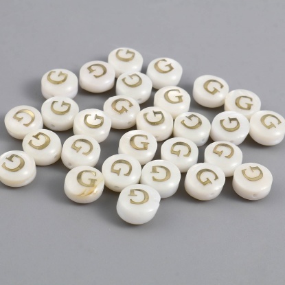 Image de Perles en Coquille Plat-Rond Crème Alphabet Initial/ Lettre Majuscule Mots" G " 8mm Dia, Taille de Trou: 1.1mm, 10 Pcs