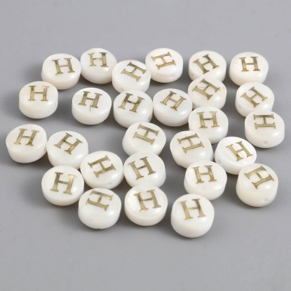 Image de Perles en Coquille Plat-Rond Crème Alphabet Initial/ Lettre Majuscule Mots" H " 8mm Dia, Taille de Trou: 1.1mm, 10 Pcs