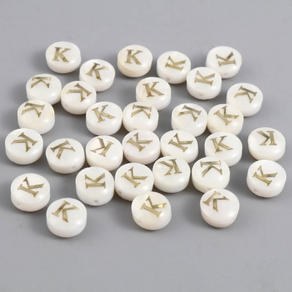 Image de Perles en Coquille Plat-Rond Crème Alphabet Initial/ Lettre Majuscule Mots" K " 8mm Dia, Taille de Trou: 1.1mm, 10 Pcs