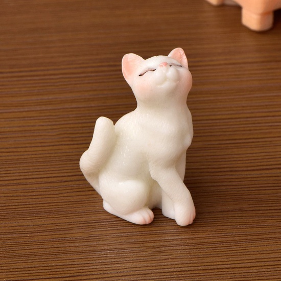 Immagine di White - 4# Cute Cat Series Resin Micro Landscape Miniature Decoration 3.6x2.5cm, 1 Piece
