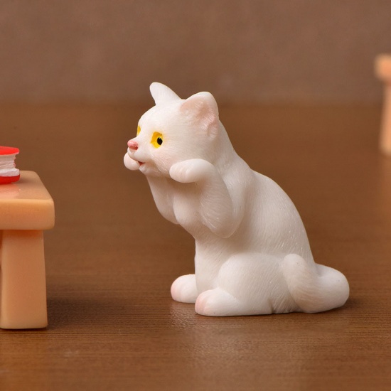 Immagine di White - 5# Cute Cat Series Resin Micro Landscape Miniature Decoration 3x3cm, 1 Piece