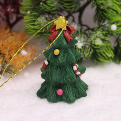 緑-14＃クリスマスツリーレジンマイクロランドスケープミニチュアハンギング クリスマス 雑貨 飾り オーナメント 置物 6.5x4x4cm、1着 の画像