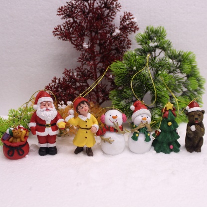 多色-16＃クリスマスレジンマイクロランドスケープミニチュアハンギング クリスマス 雑貨 飾り オーナメント 置物 7.8x4.7x3.3cm-5.3x3.3x3.3cm、1セット（7個/セット） の画像