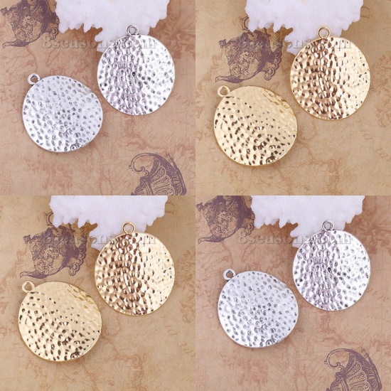 Picture of Zinc Based Alloy Hammered Charms Round Gold Plated 30mm(1 1/8") x 26mm(1"), 10 PCs