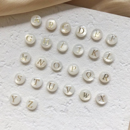 Image de Perles en Coquille Plat-Rond Crème Alphabet Initial/ Lettre Majuscule Mots" Z " 8mm Dia, Taille de Trou: 1.1mm, 10 Pcs