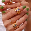 Immagine di Ecologico Minimalista Squisito 18K Oro riempito 304 Acciaio Inossidabile & Zircone Cubico Non Regolabile Rettangolo Anello Per Donne Anniversario 1 Pz