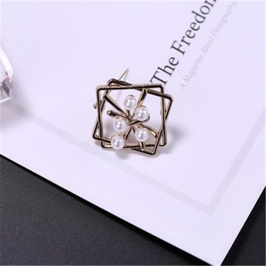 Immagine di Spilla Geometrica Oro Placcato Bianco Imitata Perla 1 Pz