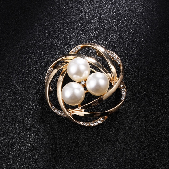 Picture of Zinc Based Alloy Pin Brooches Round Gold Plated White Imitation Pearl Clear Rhinestone 4.3cm x 4.3cm, 1 Piece