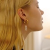 Bild von Umweltfreundlich Elegant Barock 18K Vergoldet Weiß 304 Edelstahl & Naturperle Barocke Asymmetrische Ohrringe Für Frauen Jubiläum 27.5mm x 12mm, 1 Paar