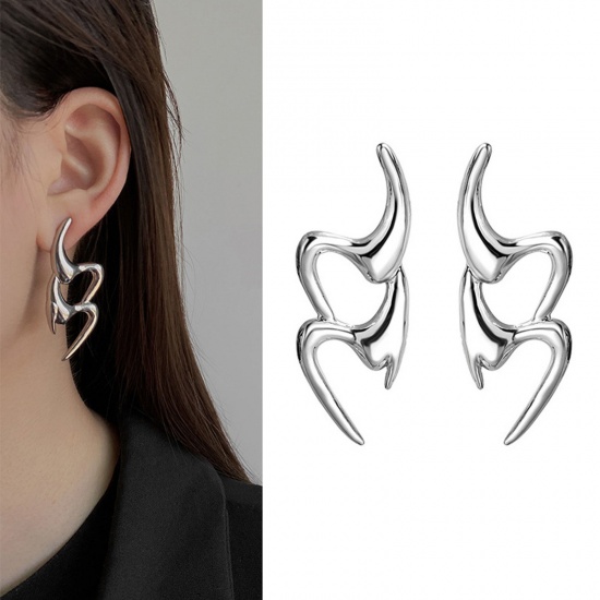 Picture of Exquisite Ear Post Stud Earrings Silver Plated Twist 4.7cm x 1.9cm, 1 Pair