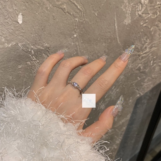銅 素敵 オープンタイプ 調整可能 リング 指輪 銀メッキ 薄紫色 模造宝石 直径17mm (日本サイズ約13号)、1 個 の画像