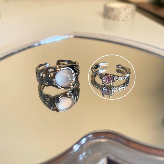 銅 素敵 オープンタイプ 調整可能 リング 指輪 銀メッキ ピンク 模造宝石 直径17mm (日本サイズ約13号)、1 個 の画像
