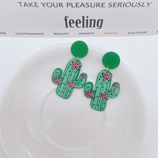 Image de Boucles d'Oreilles Puces Noël en Acrylique Vert Cactus 5.5cm, 1 Paire