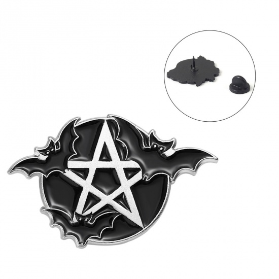 Imagen de Halloween Pin Broches Estrellas de cinco puntos Halloween Murciélago Negro & Blanco Esmalte 3cm x 1.9cm, 1 Unidad