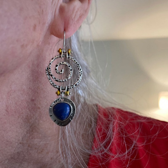 Bild von Böhmischer Stil Ohrring Antiksilber Blau Spiral Quaste Imitat Halbedelstein 7cm, 1 Paar