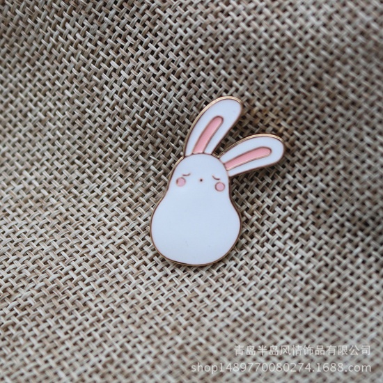 Immagine di Carino Spilla Coniglio Oro Placcato Bianco Smalto 2cm, 1 Pz