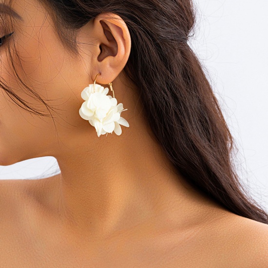 Bild von Fabric Stylish Earrings Creamy-White Flower 6.5cm x 5cm, 1 Pair