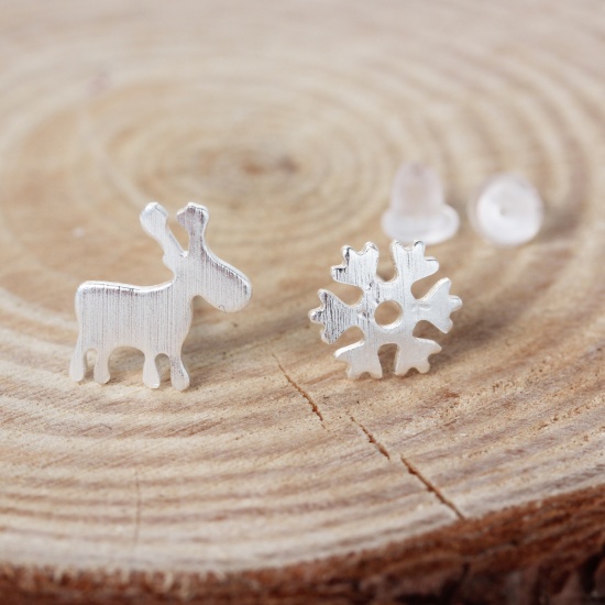 Picture of Copper Ear Post Stud Earrings Silver Plated Christmas Reindeer Snowflake 10mm x9mm( 3/8" x 3/8") 8mm x7mm( 3/8" x 2/8"), Post/ Wire Size: (21 gauge), 1 Pair