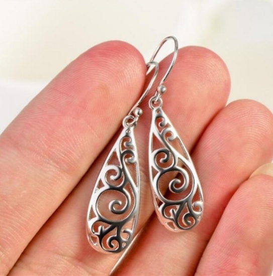 Picture of Earrings Silver Tone Drop 1 Pair