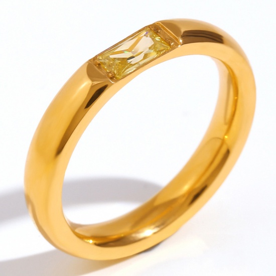 Immagine di Ecologico Minimalista Squisito 18K Oro riempito 304 Acciaio Inossidabile & Zircone Cubico Non Regolabile Rettangolo Anello Per Donne Anniversario 17.3mm (taglia di US: 7), 1 Pz